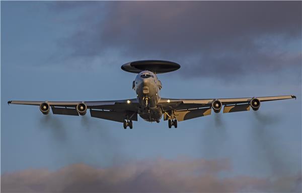 E-3预警机（绰号：“望楼” AWACS）_1367064