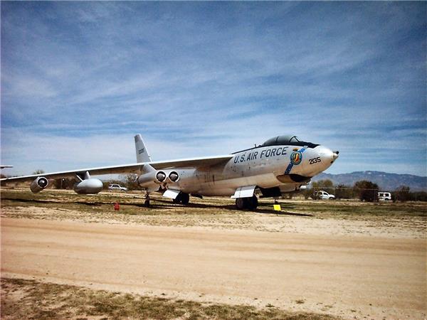 B-47轰炸机（绰号：“同温层喷射” Stratojet）_1271282