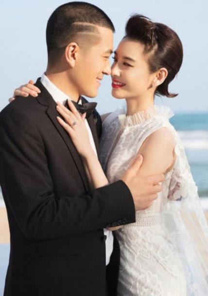 黄圣依婚纱照片_642518