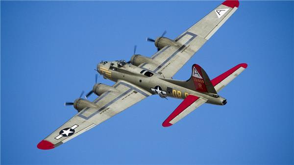 b-17轰炸机(绰号:"空中堡垒")#(b17轰炸机)#(b17bomber)#(b17flying