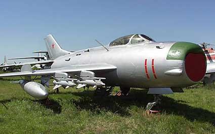 米格-19（MiG-19）战斗机#米格19 #MiG19 #农夫战斗机 