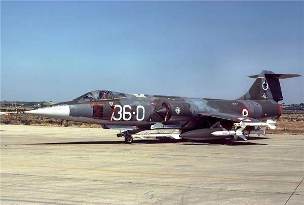 F-104战斗机（绰号：“星式战斗机”、“寡妇制造机”、“有人导弹”、“飞行棺材”、“寡妇制造者”）_1135637