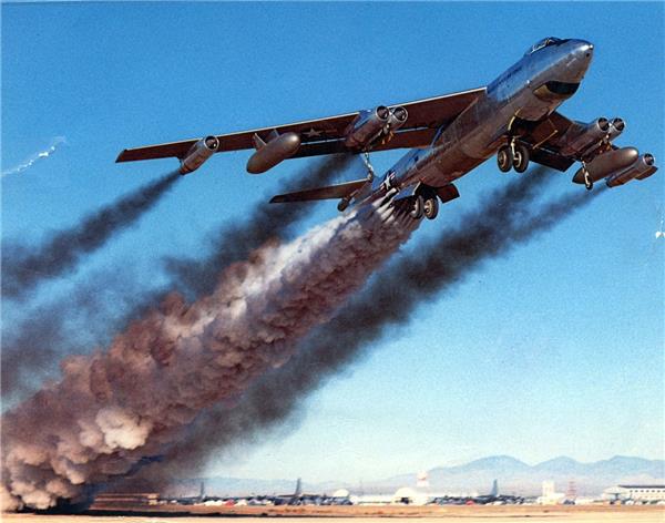 B-47轰炸机（绰号：“同温层喷射” Stratojet）_1271276