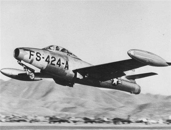 F-84战斗机（绰号：“雷电喷气”Thunderjet）_1660762