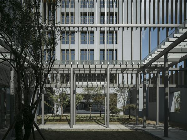 上海嘉定国际汽车城研发科技港 / 刘宇扬建筑事务所_3505748