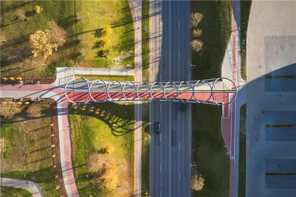 BRIDGE IN THE JONAVA，约纳瓦的人行天桥_3677639