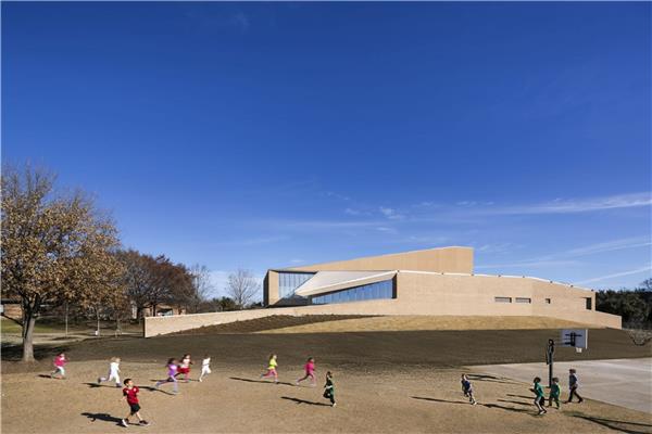 The Marshall Family Performing Arts Center-建筑设计_412960