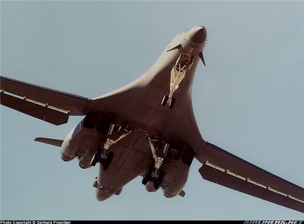 B-1B轰炸机（绰号：“骨头”Bone）_1129145