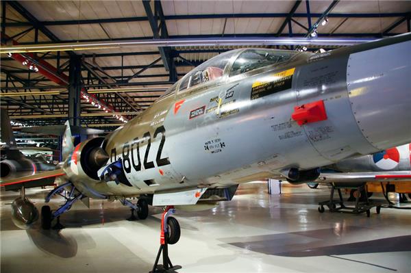 F-104战斗机（绰号：“星式战斗机”、“寡妇制造机”、“有人导弹”、“飞行棺材”、“寡妇制造者”）_1135639