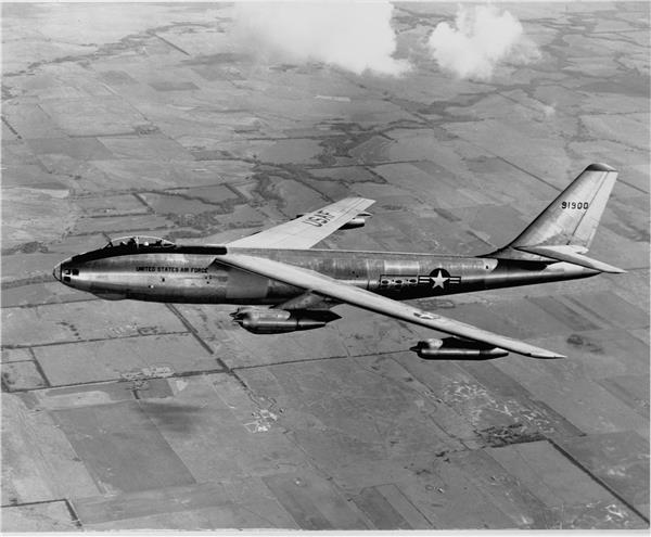 B-47轰炸机（绰号：“同温层喷射” Stratojet）_1271281