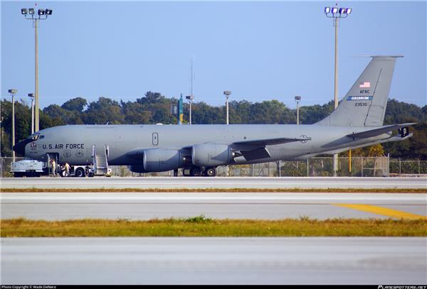 KC-135空中加油机（绰号：“同温层油船”）_1377522