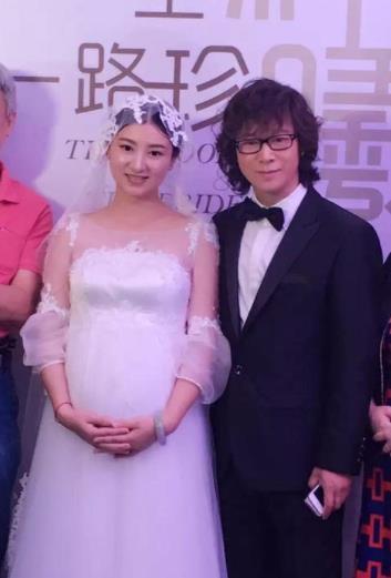 斓曦婚纱照片_婚纱摄影图片_645383