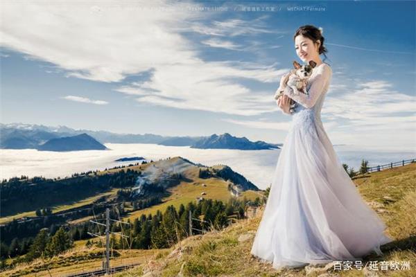 西庸城堡旅拍婚纱照片_婚纱摄影图片_665797