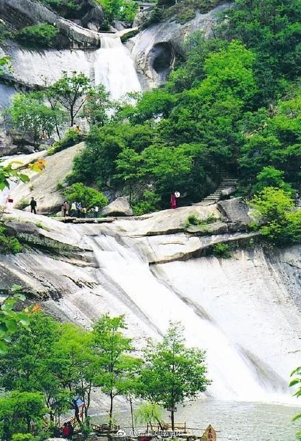 河南省南阳市龙潭沟瀑布群旅游景点