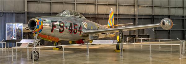 F-84战斗机（绰号：“雷电喷气”Thunderjet）_1660756