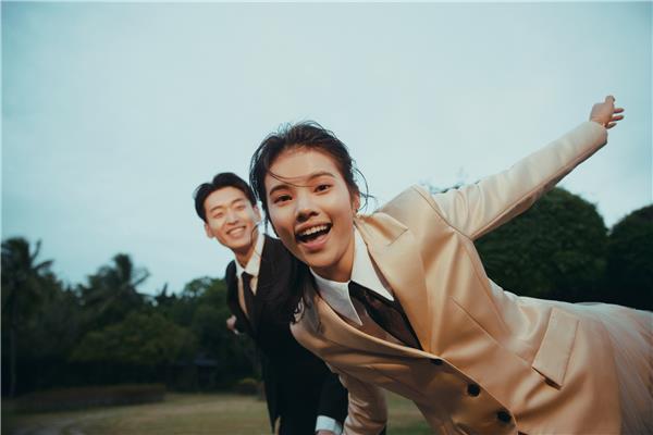 小清新外景 学院风婚纱照 秋冬外景婚纱照 苏州婚纱摄影 苏州婚纱照 上海婚纱照#婚纱摄影 #婚礼策划 #婚纱礼服 