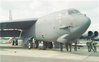 B-52轰炸机（绰号：“同温层堡垒”Stratofortress）