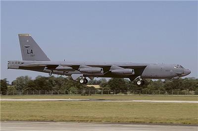 B-52轰炸机（绰号：“同温层堡垒”Stratofortress）