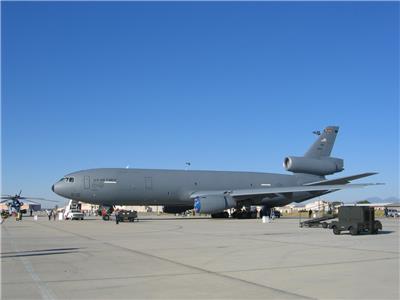 KC-10加油机（绰号：“补充者” Extender）