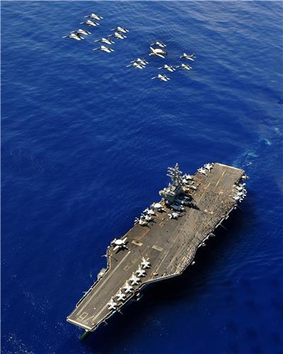 CVN-76RonaldReagan“里根”号核动力航空母舰