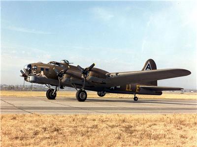 B-17轰炸机（绰号：“空中堡垒”）