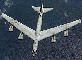 B-52轰炸机（绰号：“同温层堡垒”Stratofortress）