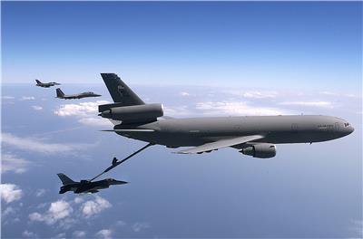 KC-10加油机（绰号：“补充者” Extender）