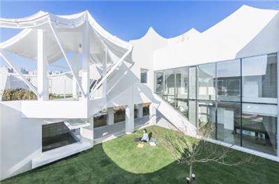 飞行员之家 / IROJE KHM Architects