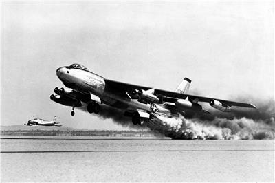 B-47轰炸机（绰号：“同温层喷射” Stratojet）