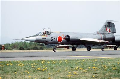 F-104战斗机（绰号：“星式战斗机”、“寡妇制造机”、“有人导弹”、“飞行棺材”、“寡妇制造者”）