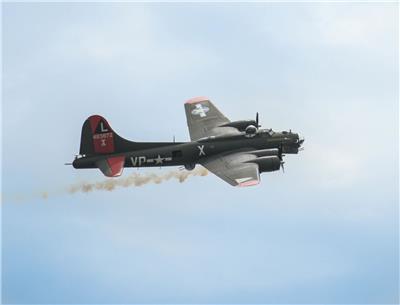 B-17轰炸机（绰号：“空中堡垒”）