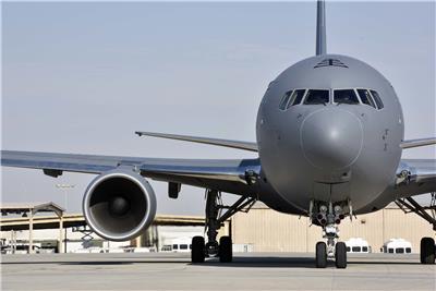 KC-10加油机（绰号：“补充者” Extender）