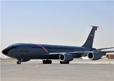 KC-135空中加油机（绰号：“同温层油船”）