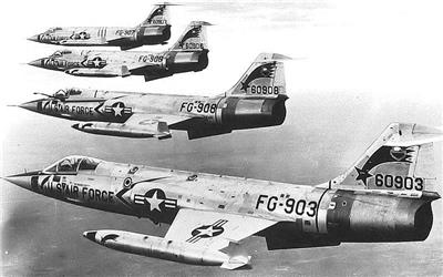 F-104战斗机（绰号：“星式战斗机”、“寡妇制造机”、“有人导弹”、“飞行棺材”、“寡妇制造者”）