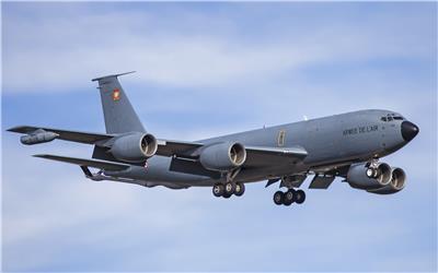 KC-135空中加油机（绰号：“同温层油船”）