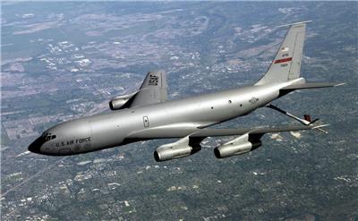 KC-135空中加油机（绰号：“同温层油船”）