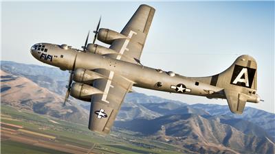 B-29轰炸机（绰号：“超级空中堡垒”Superfortress）