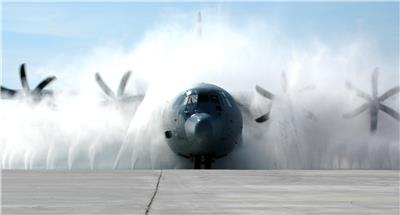 C-130运输机（绰号：“大力神”）