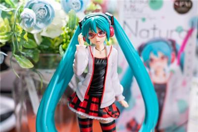 精美初音手办