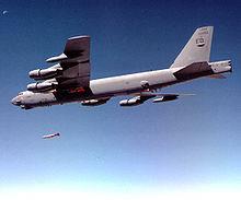 B-52轰炸机（绰号：“同温层堡垒”Stratofortress）