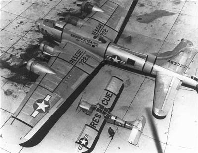 B-17轰炸机（绰号：“空中堡垒”）